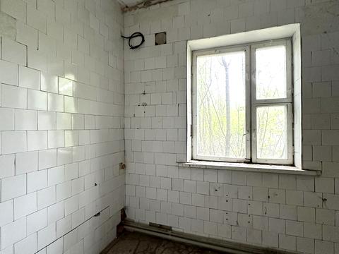 комерційна за адресою Миру, 4а
