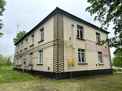комерційна за адресою Миру, 4а