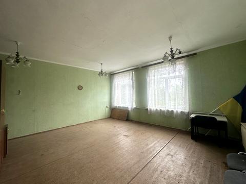 комерційна за адресою Миру, 4а