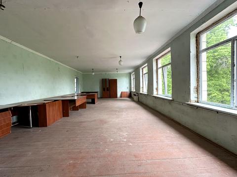 комерційна за адресою Миру, 4а