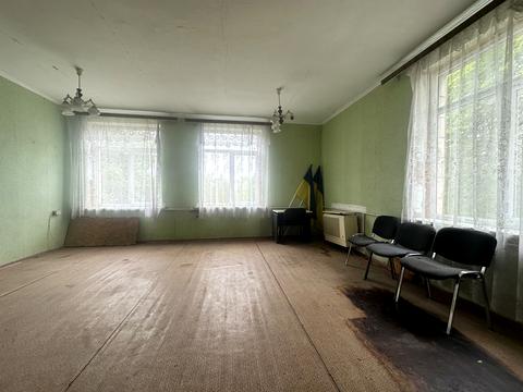 комерційна за адресою Миру, 4а