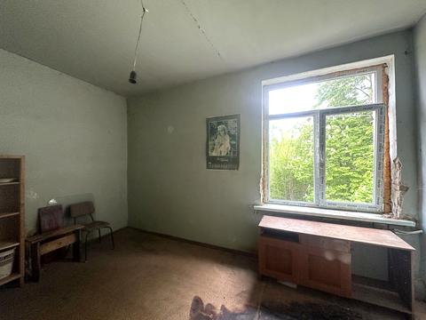 комерційна за адресою Миру, 4а