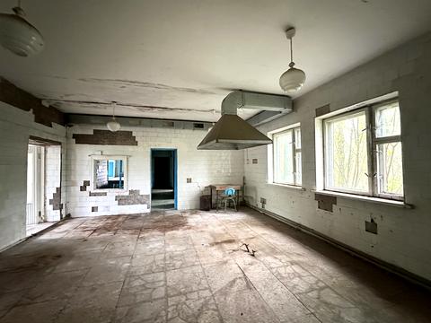 комерційна за адресою Миру, 7