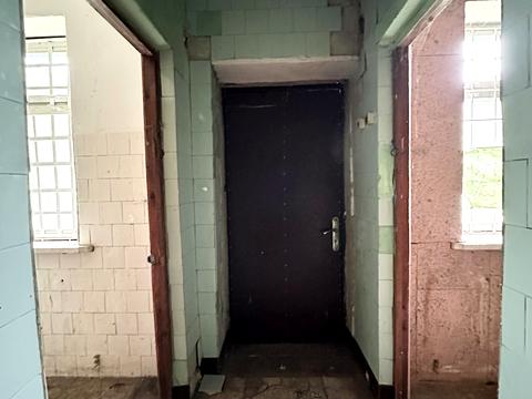 комерційна за адресою Миру, 7