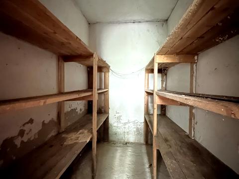 комерційна за адресою Миру, 7