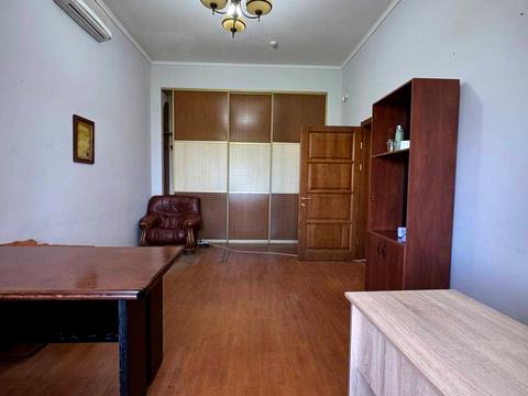 коммерческая по адресу Соборная пл. (Октябрьская), 1-Б