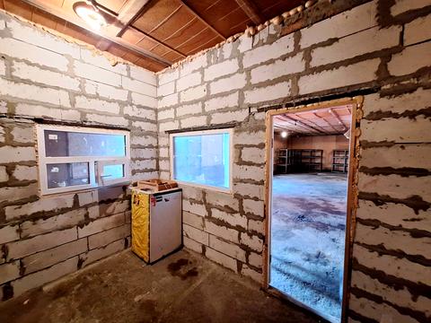 комерційна за адресою Мар'їнська вул., 20