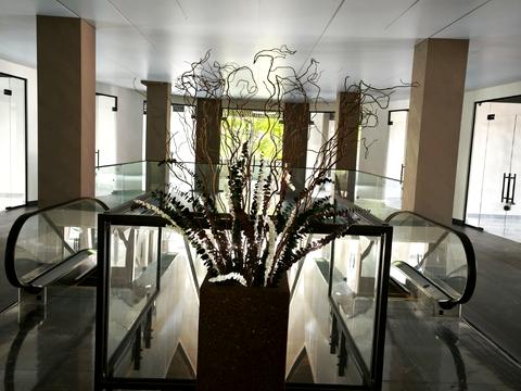 комерційна за адресою Острівна вул., 16
