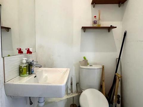 комерційна за адресою Надрічна вул., 221а