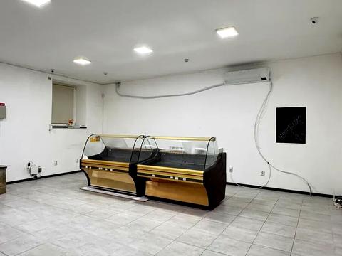 комерційна за адресою Надрічна вул., 221а