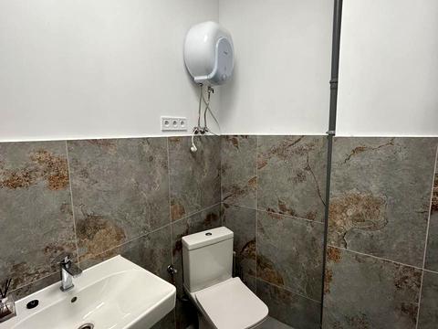 комерційна за адресою Відродження просп., 32-A/1