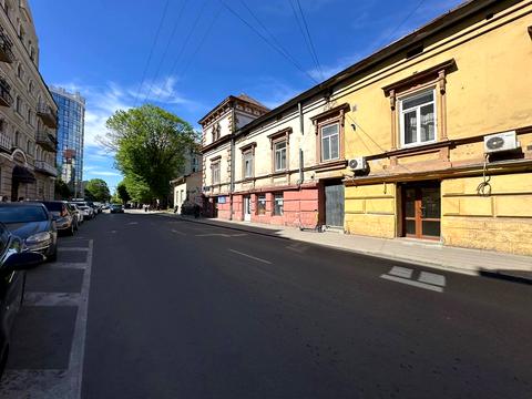 коммерческая по адресу Черновола ул., 4