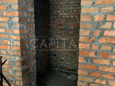 комерційна за адресою Черняховського вул., 8