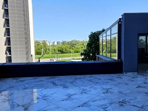 комерційна за адресою Надрічна вул., (Будинок 1)