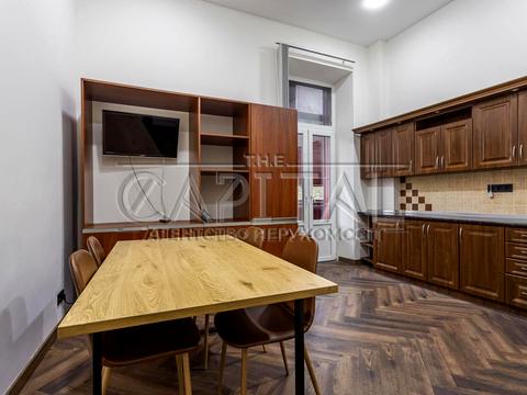 комерційна за адресою Саксаганського вул., 84-86