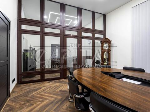 комерційна за адресою Саксаганського вул., 84-86