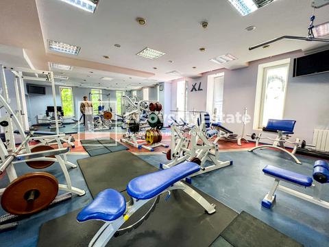 комерційна за адресою Дмитрівська вул., 76