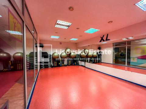 комерційна за адресою Дмитрівська вул., 76