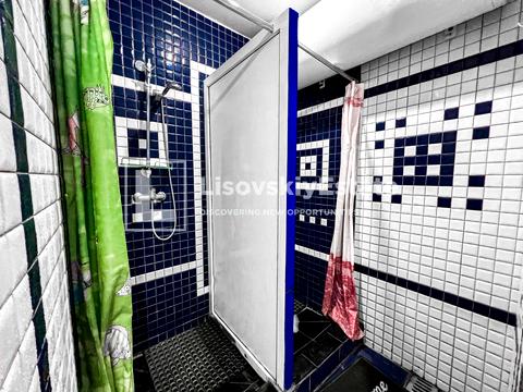 комерційна за адресою Дмитрівська вул., 76