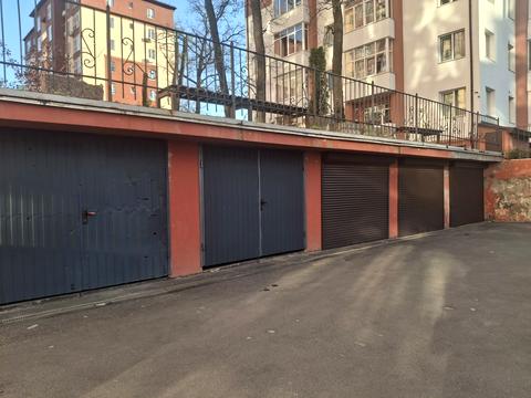 комерційна за адресою Мечникова вул., 106-Г