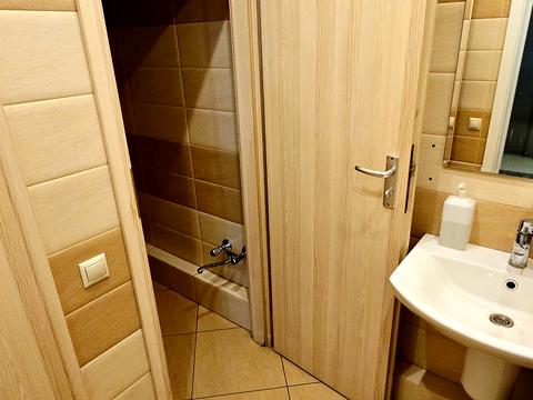 комерційна за адресою Спаська вул., 7