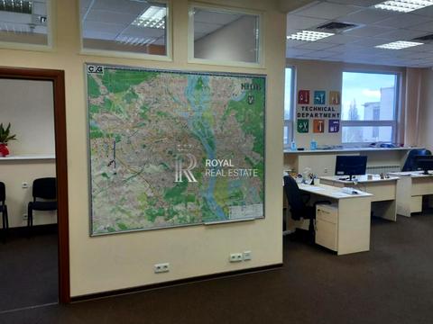 комерційна за адресою Новокостянтинівська вул., 7
