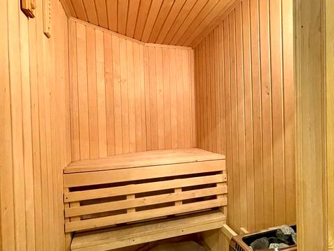 квартира за адресою Тополина вул., 16