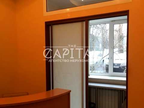 комерційна за адресою Київ, Банкова вул., 12