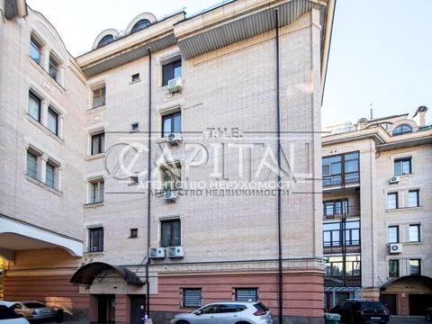 комерційна за адресою Варязький пров., 14
