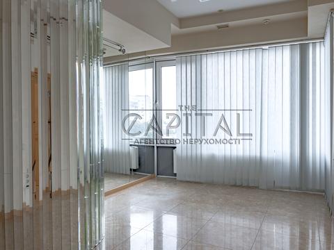 комерційна за адресою Кловський узвіз, 7a