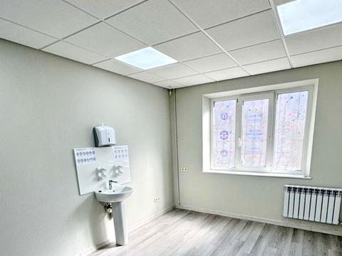 комерційна за адресою Драгоманова вул., 27