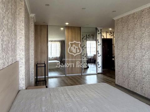 квартира по адресу Ревуцкого ул., 9