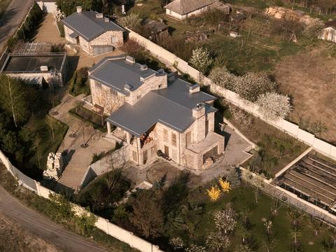 коммерческая по адресу Трьохджерельна ул. (Чапаєва), 1