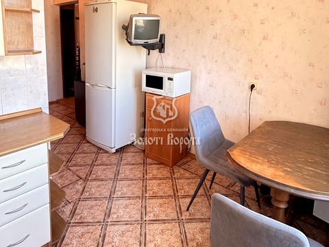 квартира за адресою Червоної Калини просп. (Володимира Маяковського), 8-Б
