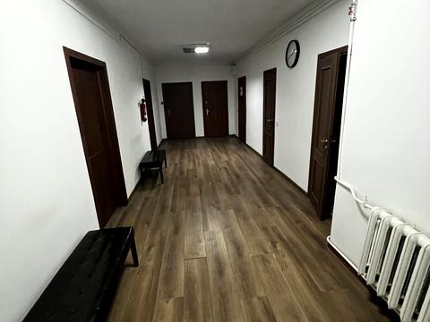 комерційна за адресою Митна пл. (), 2