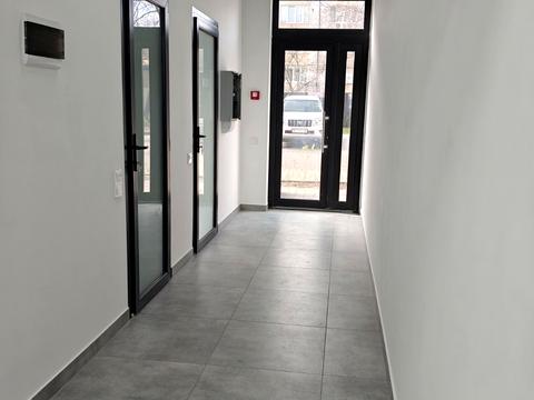 комерційна за адресою Вовчинецька вул., 55