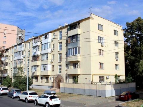 комерційна за адресою Космічна вул., 24