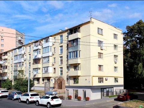 комерційна за адресою Космічна вул., 24