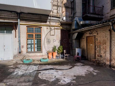 коммерческая по адресу Константиновская ул., 1