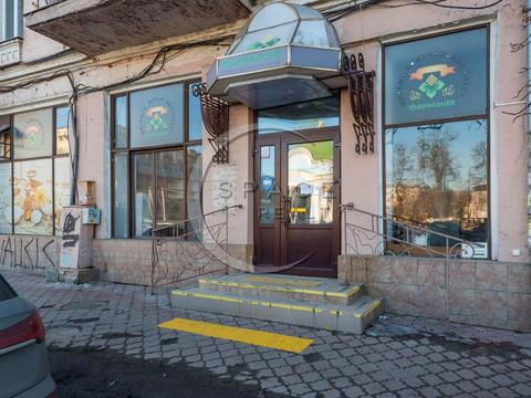 комерційна за адресою Костянтинівська вул., 1