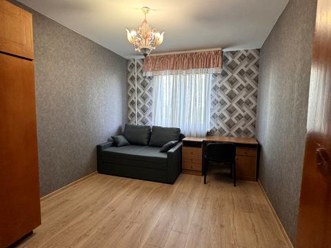 квартира за адресою Анни Ахматової вул., 21