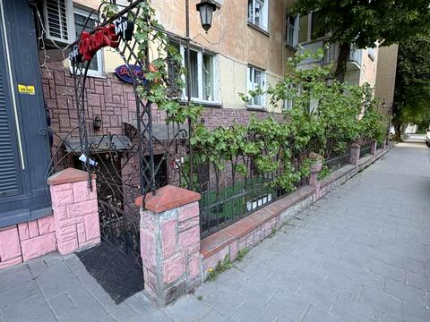 комерційна за адресою Жовківська вул. (Декабристів), 57