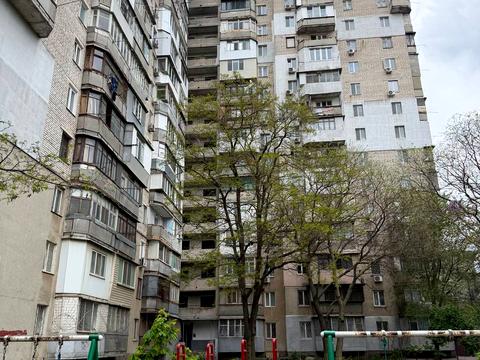 квартира за адресою Владислава Бувалкіна вул. (Бочарова Генерала), 13