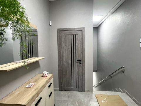 комерційна за адресою Анни Ахматової вул., 22