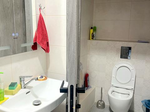 комерційна за адресою Анни Ахматової вул., 22