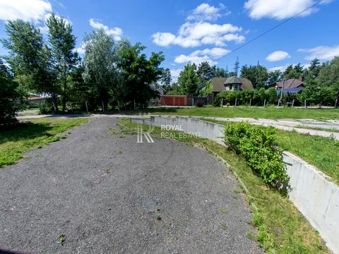 комерційна за адресою Фіалкова, 26