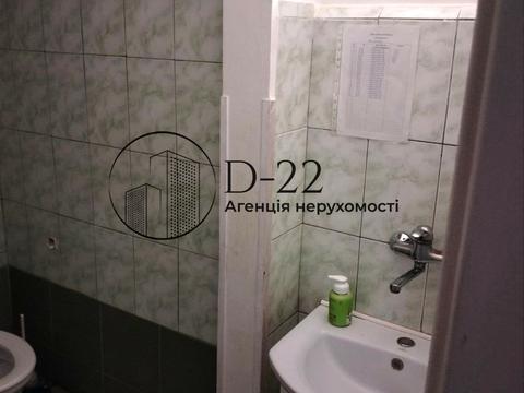 комерційна за адресою Миколи Міхновського бульв. (Дружби народів), 13
