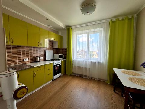 квартира за адресою Віктора Чукаріна вул., 18
