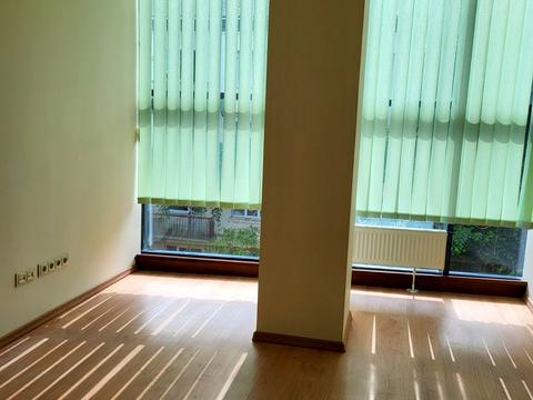 комерційна за адресою Військових Ветеранів вул., 6