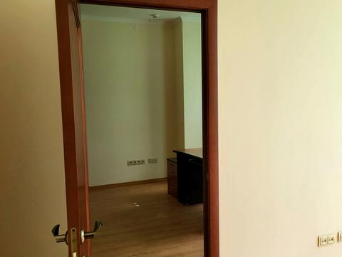комерційна за адресою Військових Ветеранів вул., 6